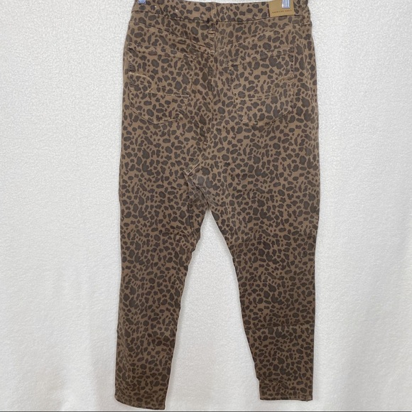 {American Eagle} leopard print curvy super high rise jeggings - Picture 6 of 6